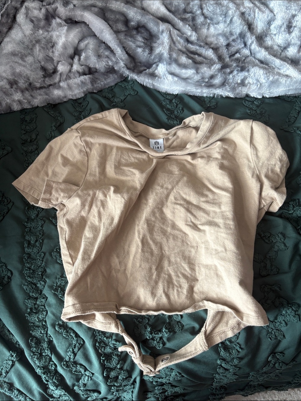 Crop Tee in Beige open back
